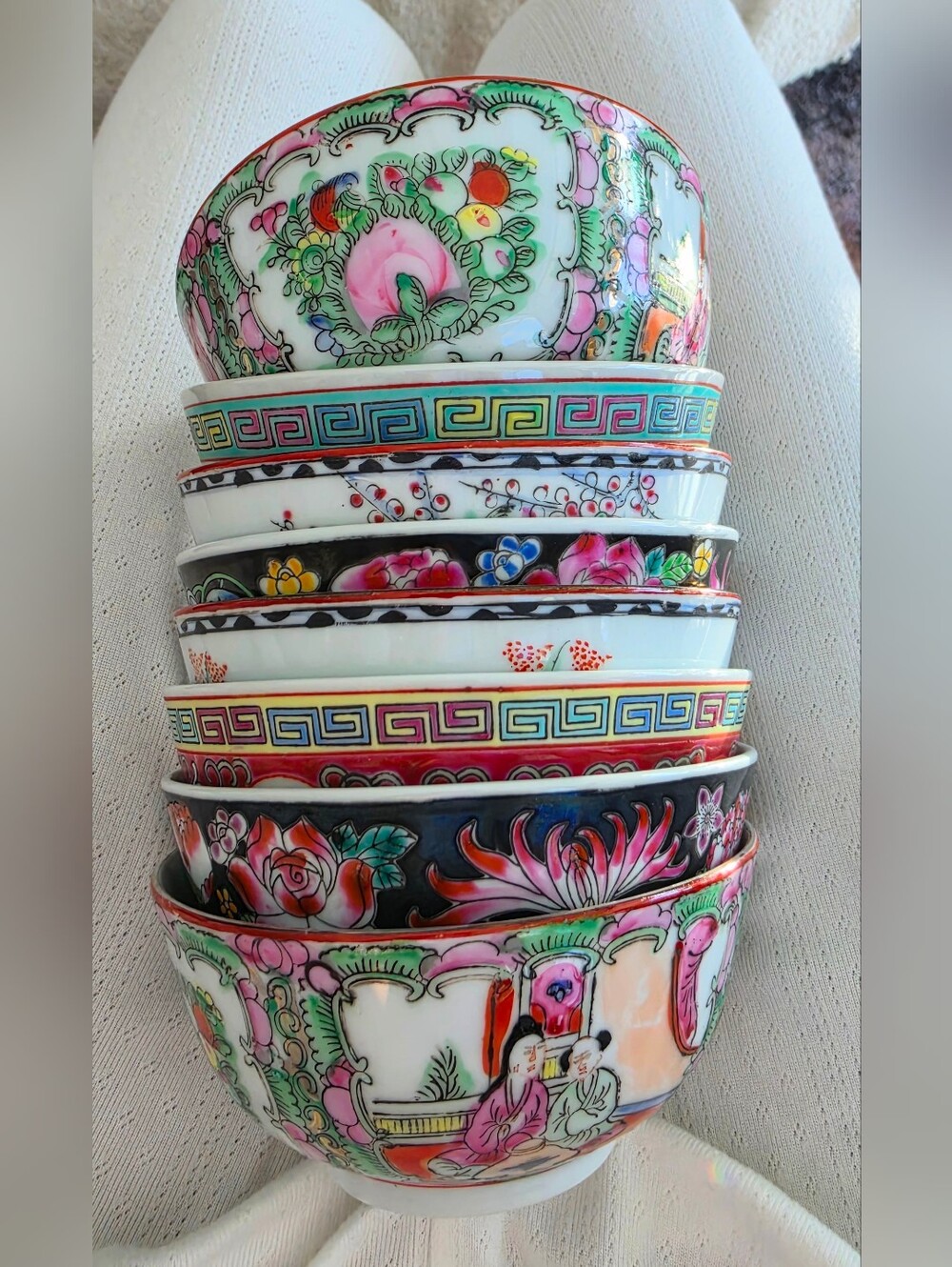 8 Authentic Rice Bowls Like New